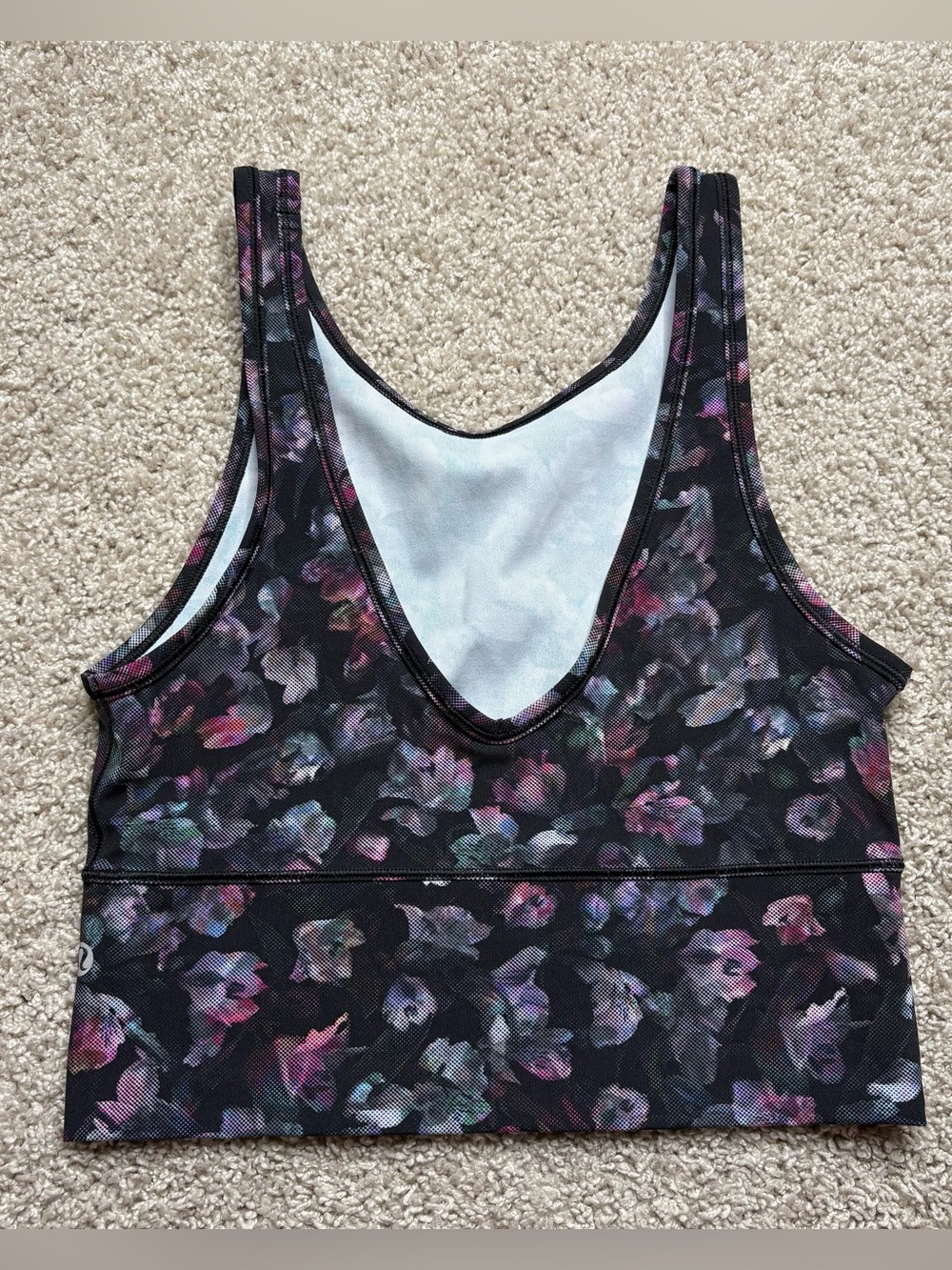 Lululemon Power Pivot Tank - Picture 2 of 4